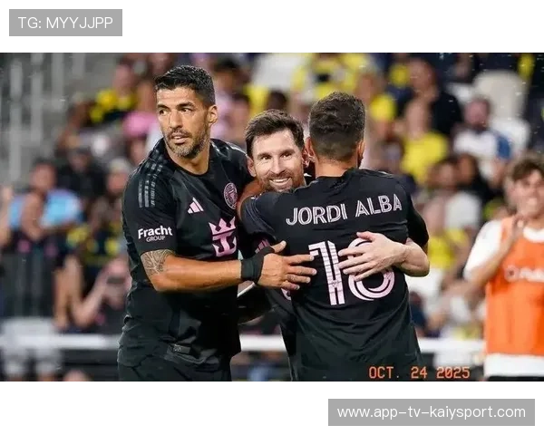 梅西出现在一档公益节目，低语讲述成长故事打动观众